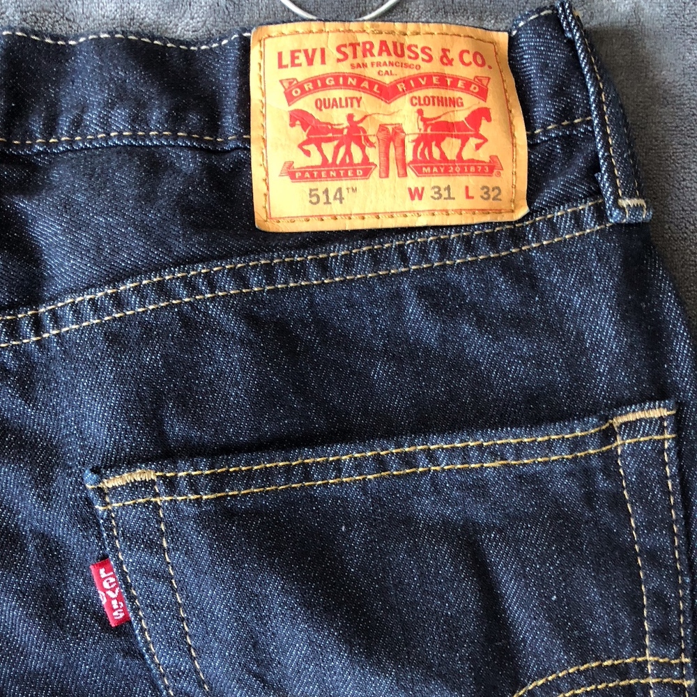 Mens Levis 514 Size 31x32 Dark Wash Jeans